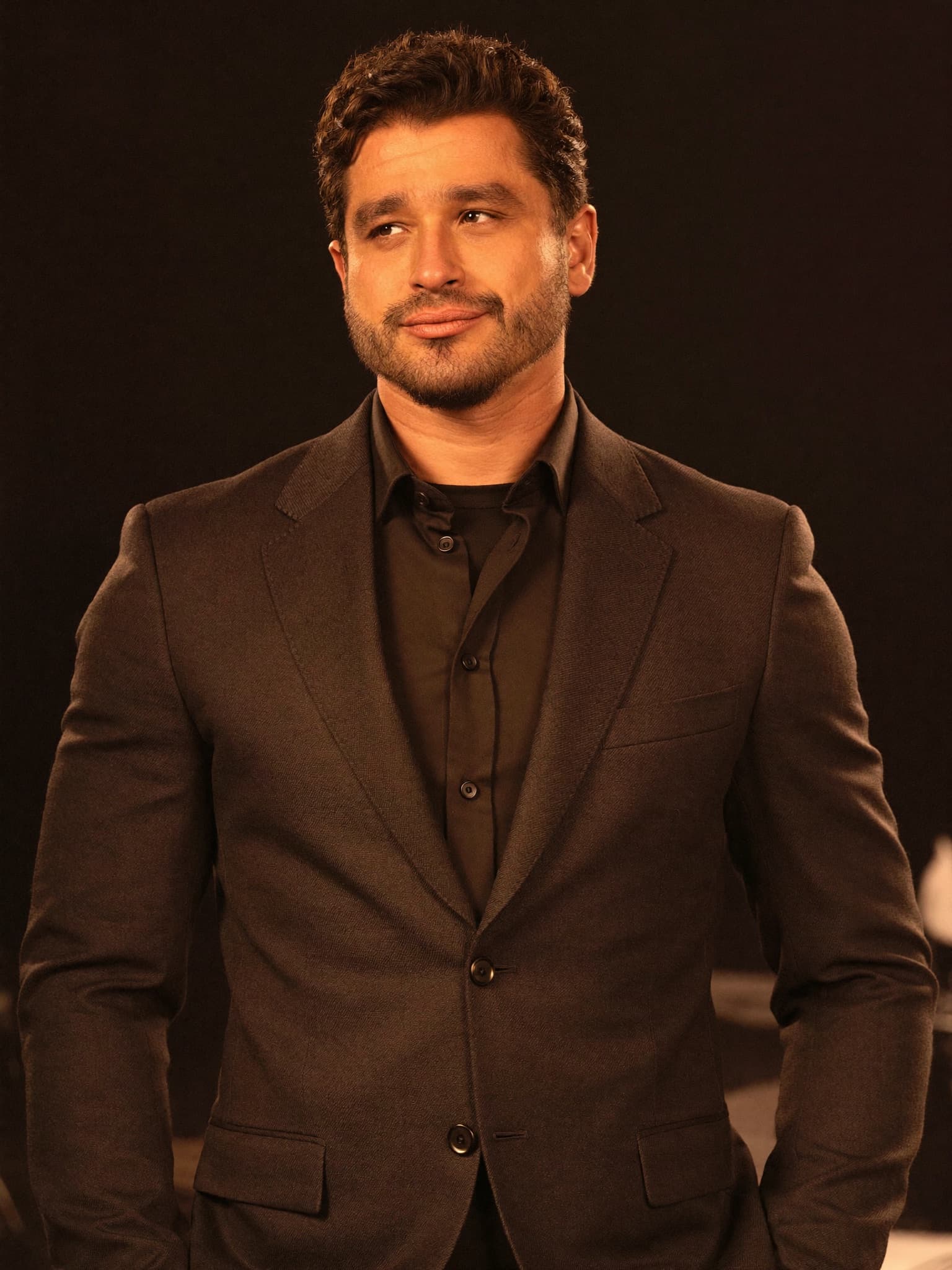 محمد عزب
